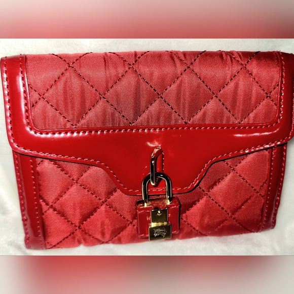 Burberry Quilted Bi-Fold Lock Wallet - Picture 11 of 11